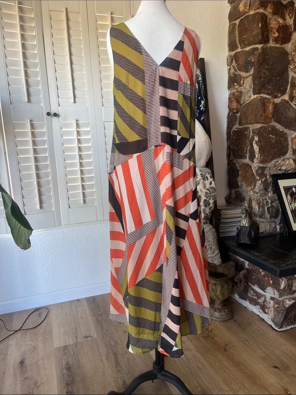 ✨ NWT Colorful Abstract Print Midi Dress | Size Small ✨ - Picture 7 of 13